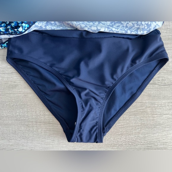 Lands' End Women's Blue Speckled One Piece Swimsuit - Picture 8 of 12